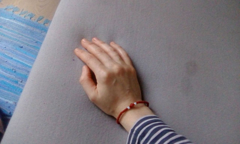 anna-zisis-poetry-annas-hand